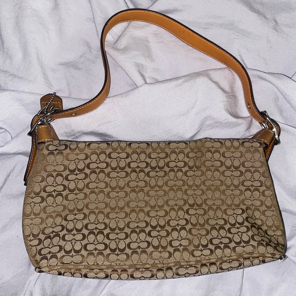 Small shoulder coach handbag 👜